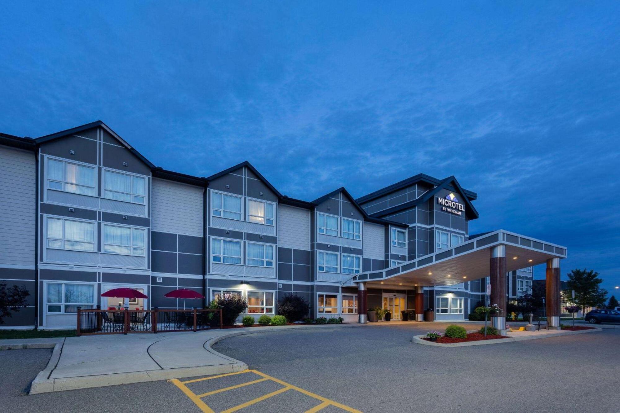 Microtel Inn & Suites By Wyndham - Timmins Exterior photo
